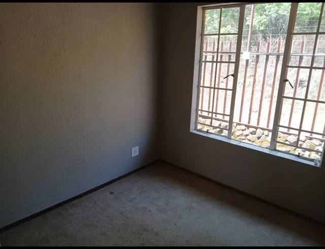 3 BEDROOM TOWNHOUSE FOR SALE IN SAFARI GARDENS